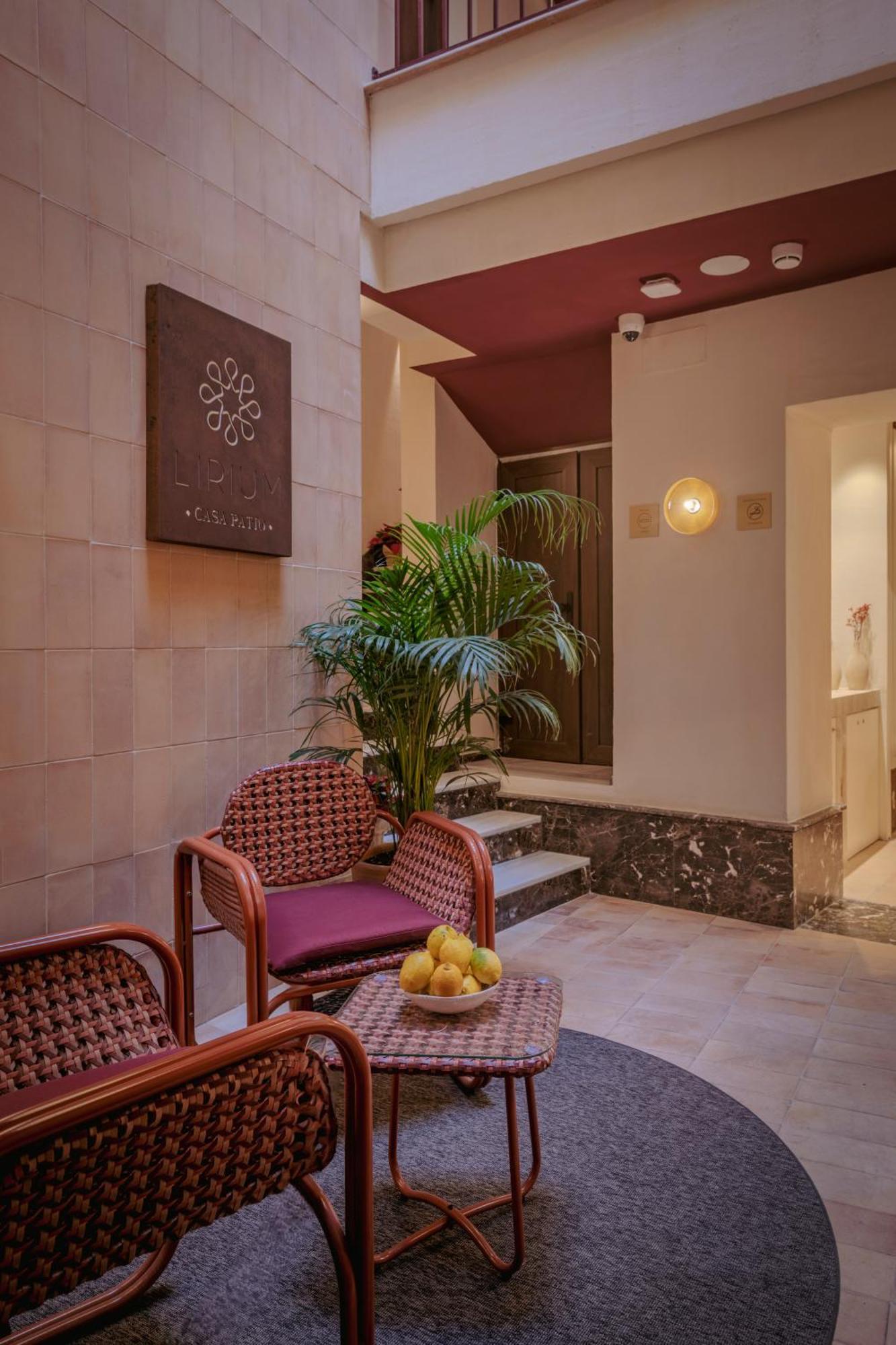 Lirium Casa Patio Hotel Sevilha Exterior foto